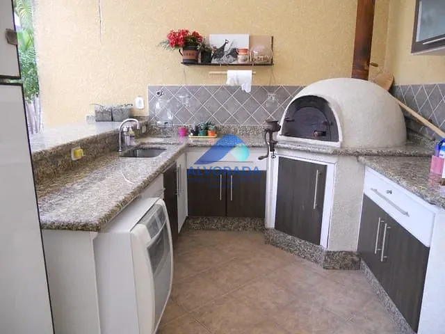 Sobrado com 357m² 4 quartos e 4 banheiros, à venda, no bairro Urbanova em São José dos Campos