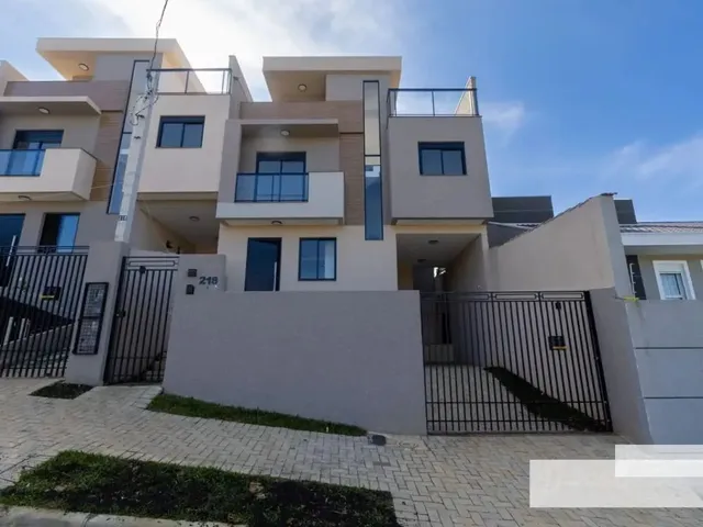 Sobrado 3 quartos e 4 banheiros, à venda, no bairro Mercês em Curitiba