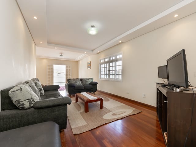 Sobrado com 297m² 4 quartos e 5 banheiros, à venda, no bairro Vila Marari em São Paulo