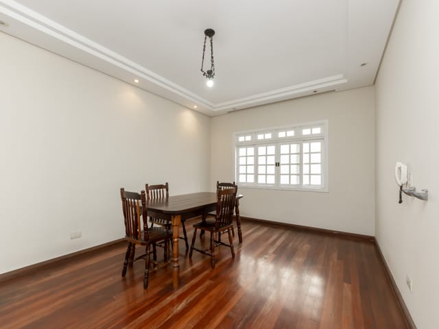 Sobrado com 297m² 4 quartos e 5 banheiros, à venda, no bairro Vila Marari em São Paulo