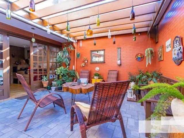 Sobrado 4 quartos e 6 banheiros, à venda, no bairro Jardim das Américas em Curitiba