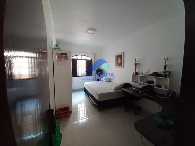 Sobrado 9 quartos e 1 banheiro, à venda, no bairro Jardim Satélite em São José dos Campos