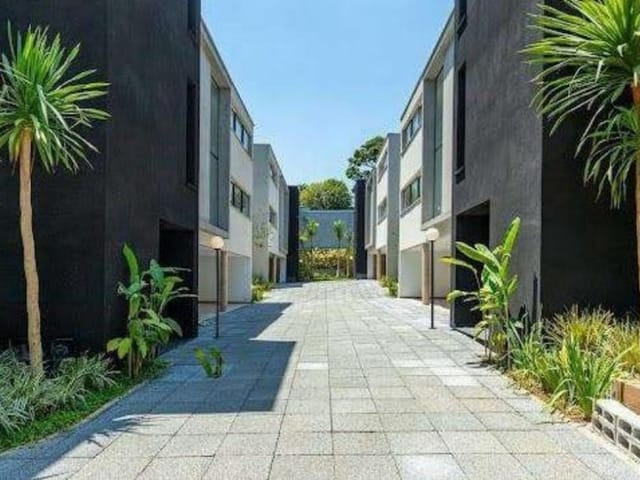 Sobrado com 686m² 4 quartos e 7 banheiros, à venda, no bairro Jardim Cordeiro em São Paulo