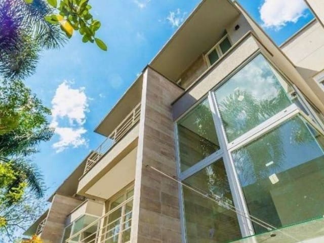 Sobrado com 424m² 4 quartos e 5 banheiros, à venda, no bairro Jardim Cordeiro em São Paulo