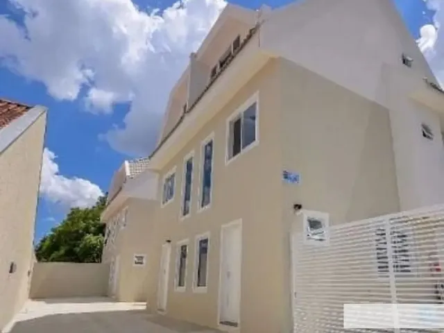 Sobrado 3 quartos e 3 banheiros, à venda, no bairro Uberaba em Curitiba
