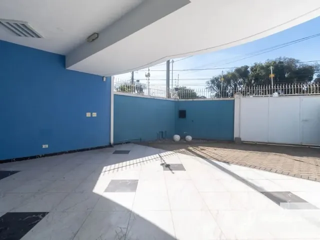 Sobrado 3 quartos e 8 banheiros, à venda, no bairro Água Verde em Curitiba