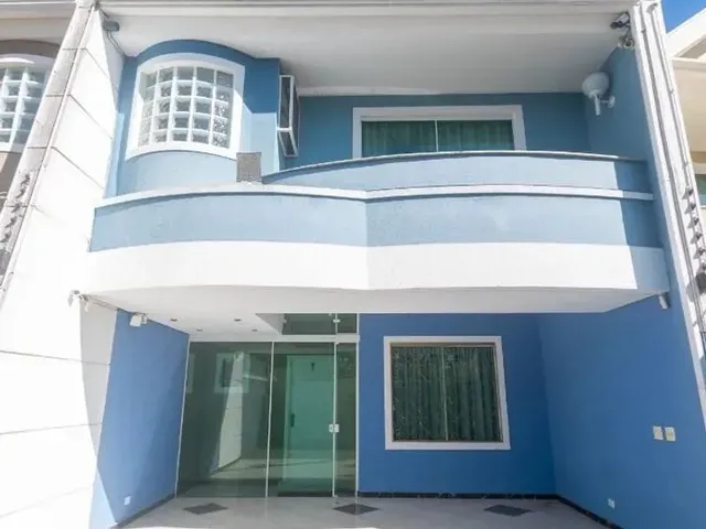 Sobrado 3 quartos e 8 banheiros, à venda, no bairro Água Verde em Curitiba