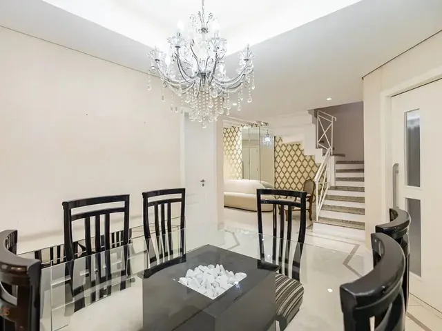 Sobrado 4 quartos e 4 banheiros, para alugar, no bairro Santa Felicidade em Curitiba