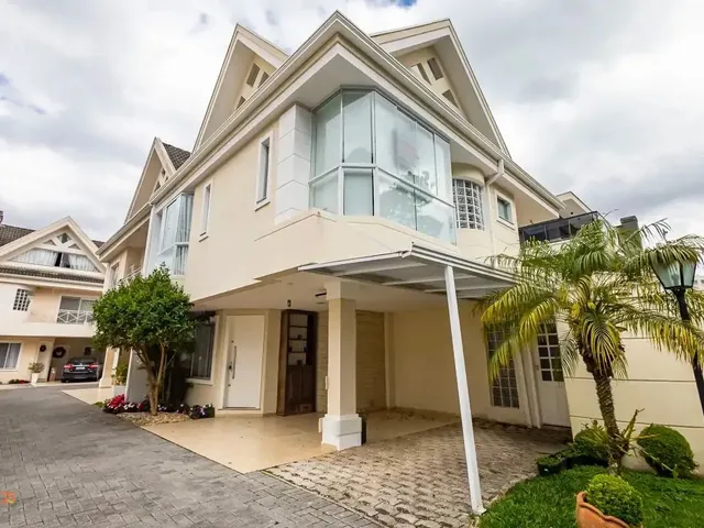 Sobrado 4 quartos e 4 banheiros, para alugar, no bairro Santa Felicidade em Curitiba