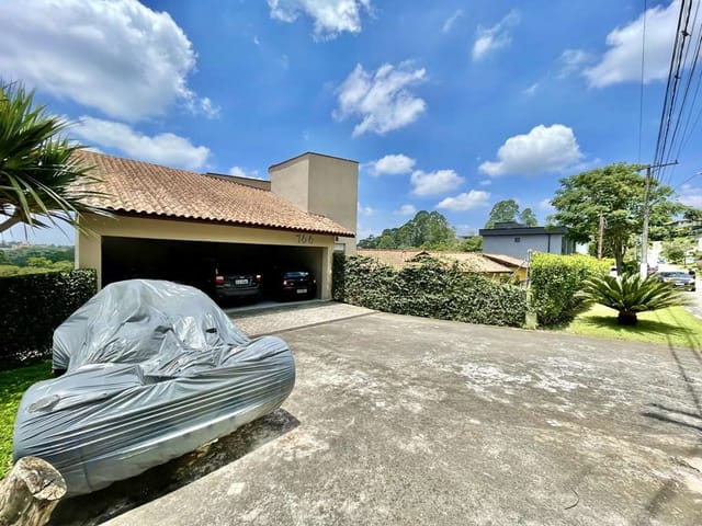 Sobrado com 1205m² 4 quartos e 5 banheiros, à venda, no bairro Parque das Artes em Embu das Artes