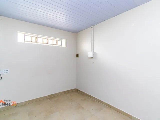Sobrado 2 quartos e 2 banheiros, para alugar, no bairro Guaíra em Curitiba