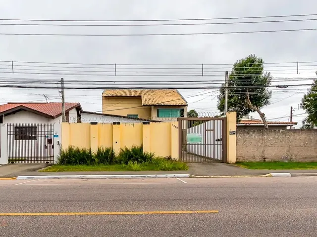 Sobrado 2 quartos e 2 banheiros, para alugar, no bairro Guaíra em Curitiba