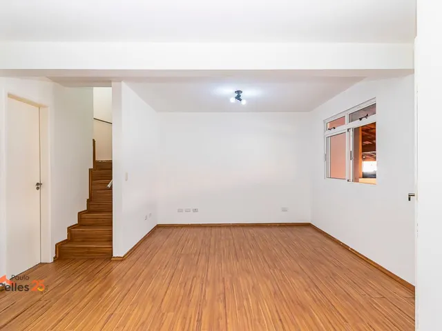 Casa 3 quartos e 2 banheiros, à venda, no bairro Alto Boqueirão em Curitiba