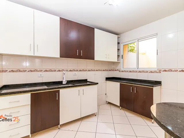 Casa 3 quartos e 2 banheiros, à venda, no bairro Alto Boqueirão em Curitiba
