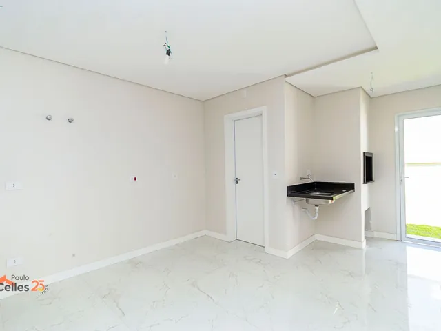 Casa com 190m² 4 quartos e 4 banheiros, à venda, no bairro Vista Alegre em Curitiba