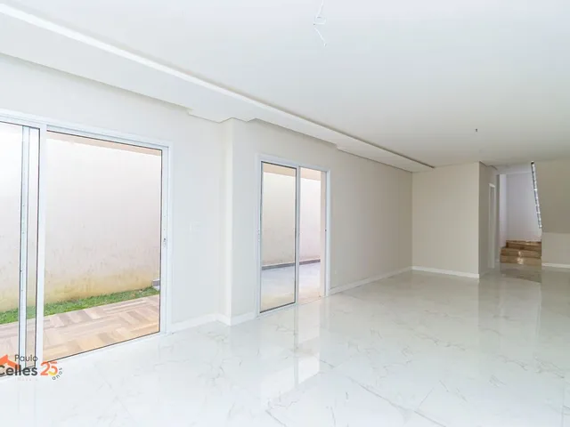 Casa com 190m² 4 quartos e 4 banheiros, à venda, no bairro Vista Alegre em Curitiba