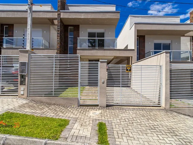 Casa com 190m² 4 quartos e 4 banheiros, à venda, no bairro Vista Alegre em Curitiba