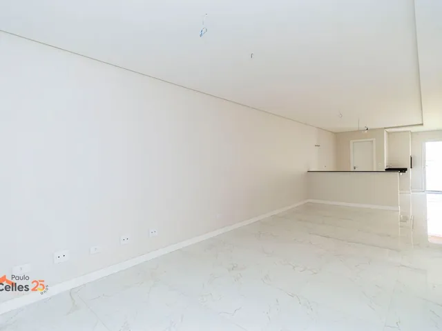 Casa com 190m² 4 quartos e 4 banheiros, à venda, no bairro Vista Alegre em Curitiba