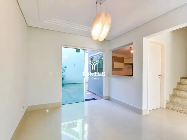 Sobrado com 125m² 4 quartos e 4 banheiros, à venda, no bairro Hugo Lange em Curitiba