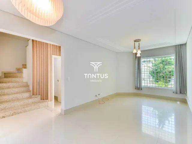 Sobrado com 125m² 4 quartos e 4 banheiros, à venda, no bairro Hugo Lange em Curitiba