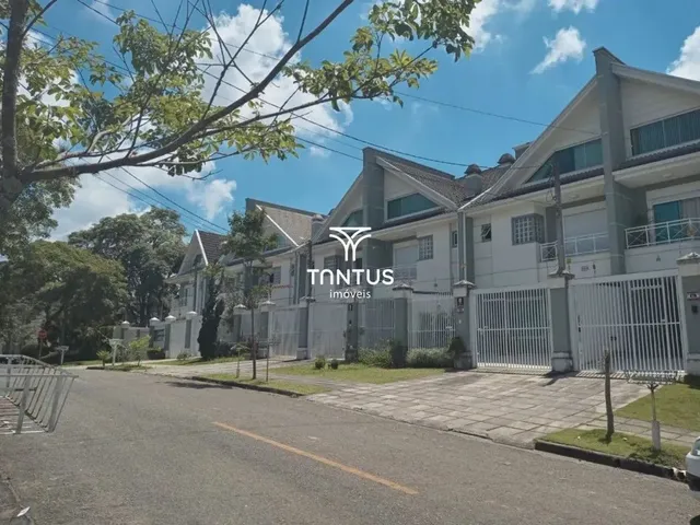 Sobrado com 125m² 4 quartos e 4 banheiros, à venda, no bairro Hugo Lange em Curitiba