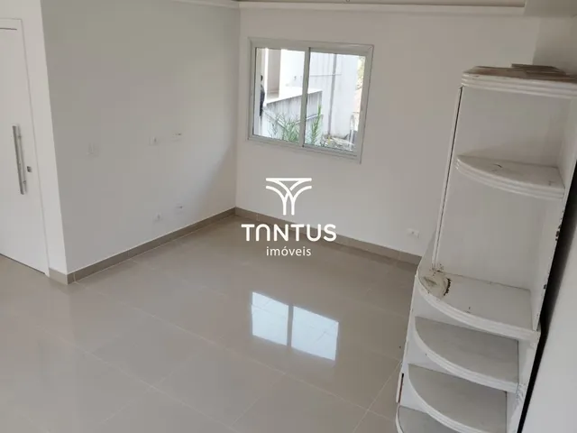 Casa com 168m², para alugar, no bairro Campo Comprido em Curitiba