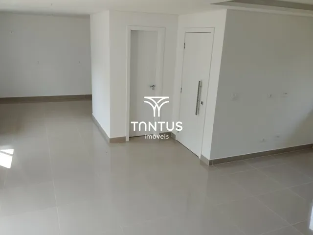 Casa com 168m², para alugar, no bairro Campo Comprido em Curitiba