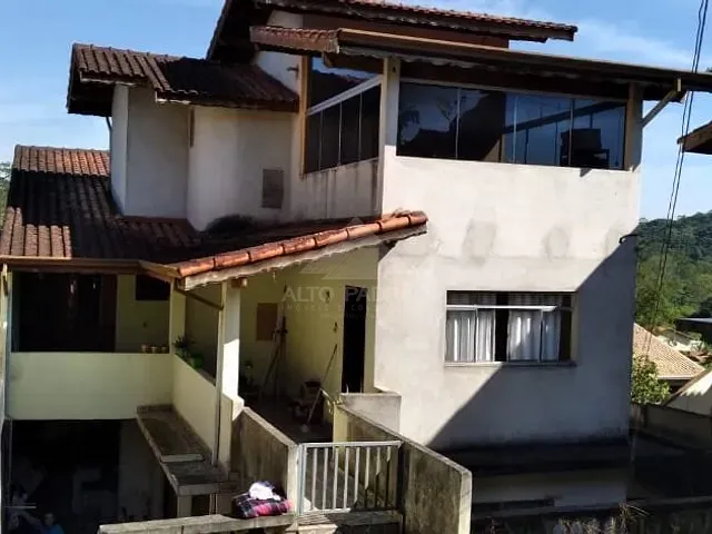 Sobrado com 300m² 6 quartos e 1 banheiro, à venda, no bairro Quarta Divisão em Ribeirão Pires