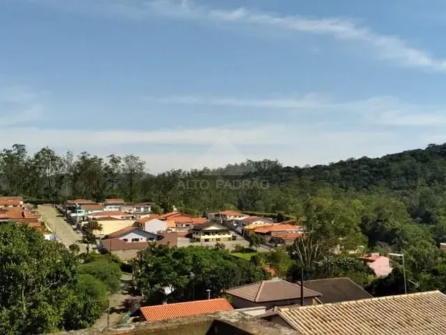 Sobrado com 300m² 6 quartos e 1 banheiro, à venda, no bairro Quarta Divisão em Ribeirão Pires