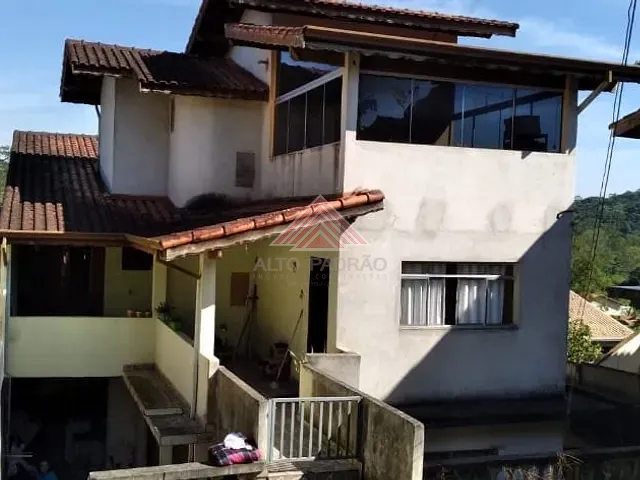 Sobrado com 300m² 6 quartos e 1 banheiro, à venda, no bairro Quarta Divisão em Ribeirão Pires