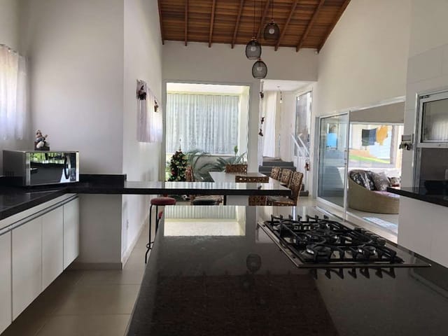 Sobrado com 2370m² 8 quartos e 10 banheiros, à venda, no bairro Tanque em Atibaia