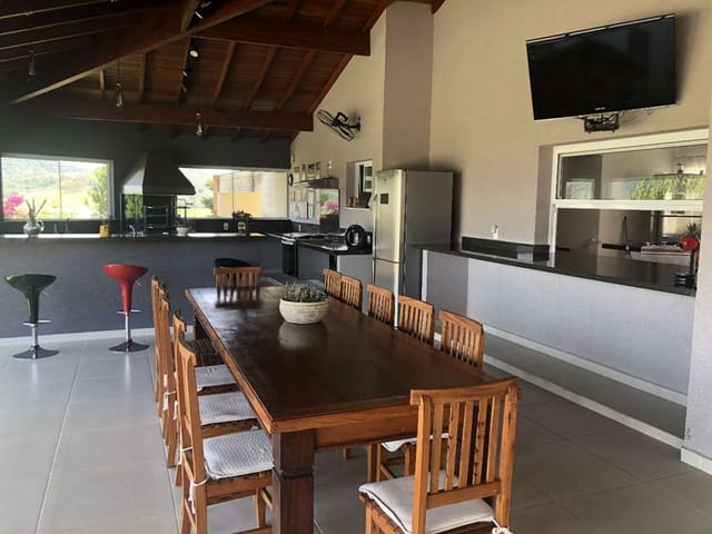 Sobrado com 2370m² 8 quartos e 10 banheiros, à venda, no bairro Tanque em Atibaia