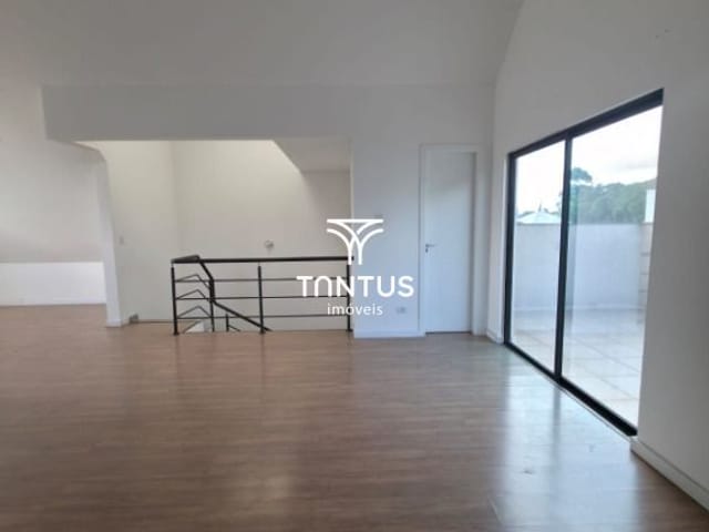 Sobrado com 314m² 3 quartos e 5 banheiros, para alugar, no bairro Campo Comprido em Curitiba