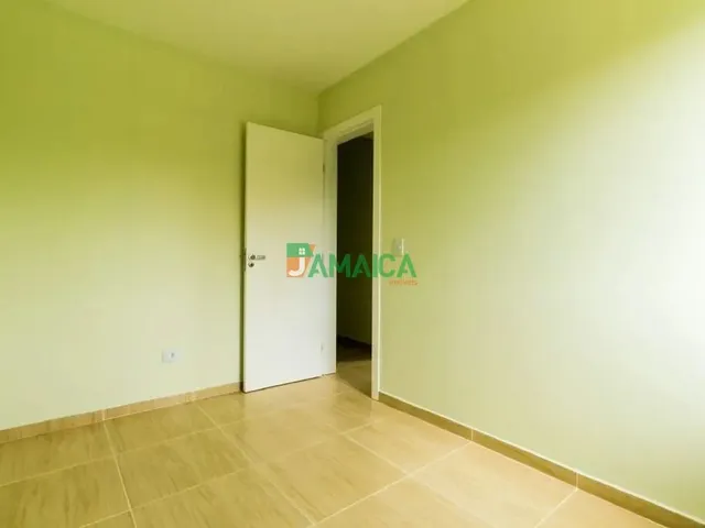 Sobrado 3 quartos e 2 banheiros, para alugar, no bairro Uberaba em Curitiba