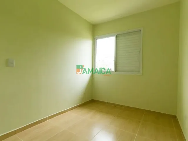 Sobrado 3 quartos e 2 banheiros, para alugar, no bairro Uberaba em Curitiba