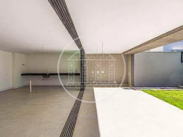 Sobrado com 845m² 4 quartos e 5 banheiros, à venda, no bairro Chácara Santo Antônio em São Paulo