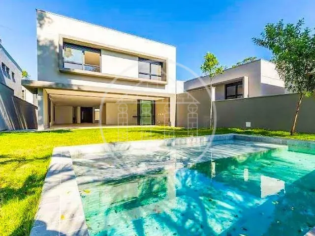 Sobrado com 845m² 4 quartos e 5 banheiros, à venda, no bairro Chácara Santo Antônio em São Paulo