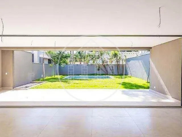 Sobrado com 845m² 4 quartos e 5 banheiros, à venda, no bairro Chácara Santo Antônio em São Paulo