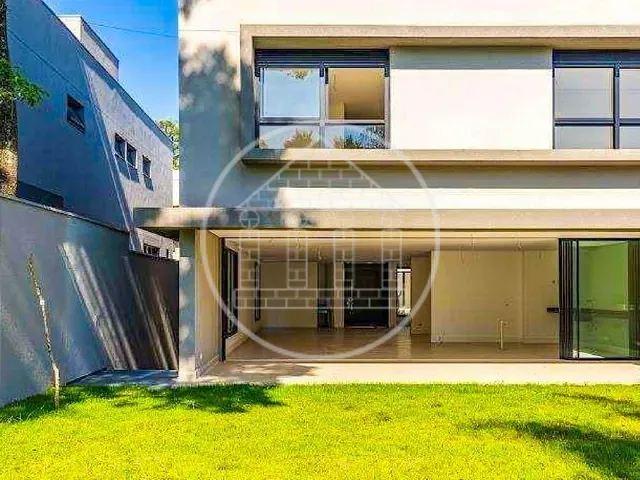 Sobrado com 845m² 4 quartos e 5 banheiros, à venda, no bairro Chácara Santo Antônio em São Paulo