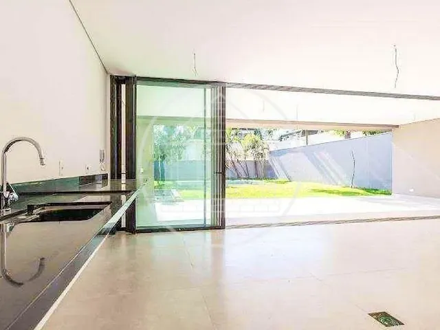 Sobrado com 845m² 4 quartos e 5 banheiros, à venda, no bairro Chácara Santo Antônio em São Paulo