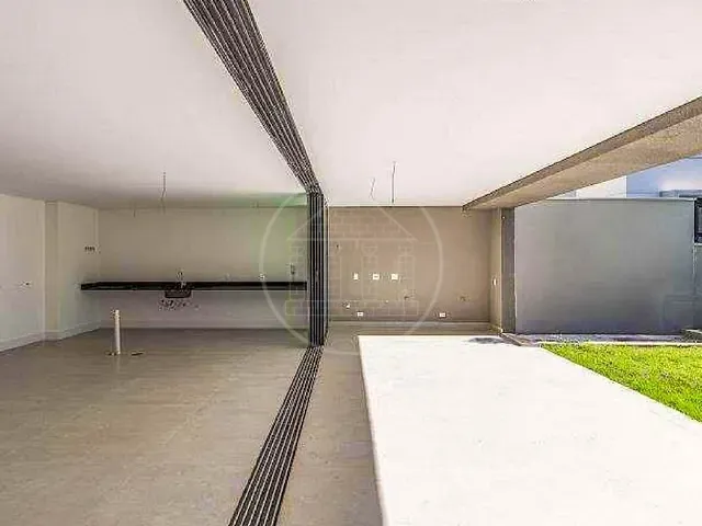 Sobrado com 845m² 4 quartos e 5 banheiros, à venda, no bairro Chácara Santo Antônio em São Paulo
