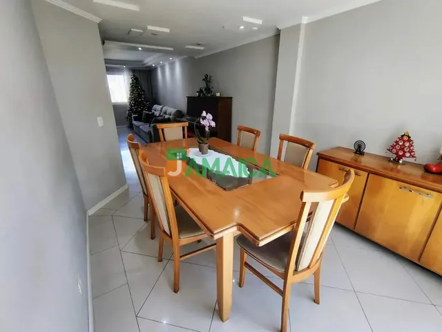 Sobrado 4 quartos e 3 banheiros, à venda, no bairro Uberaba em Curitiba