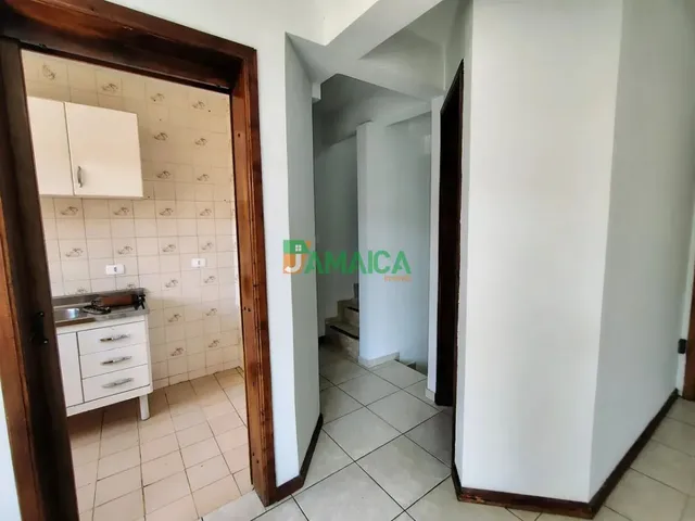 Sobrado 3 quartos e 1 banheiro, à venda, no bairro Jardim das Américas em Curitiba