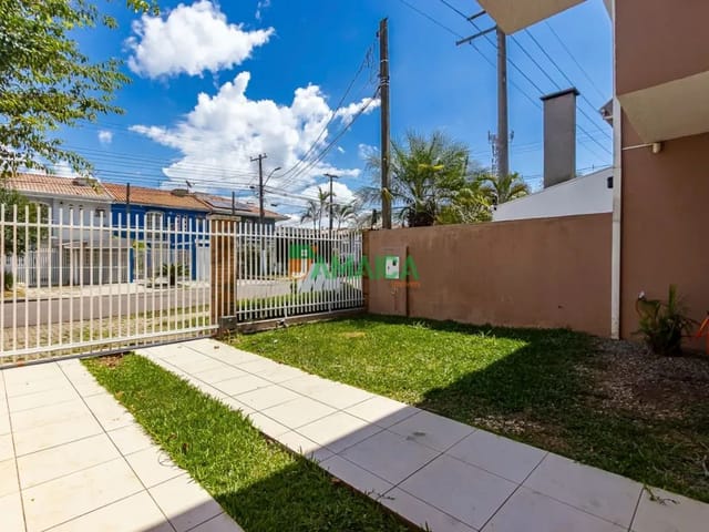 Sobrado 3 quartos e 4 banheiros, para alugar, no bairro Jardim das Américas em Curitiba