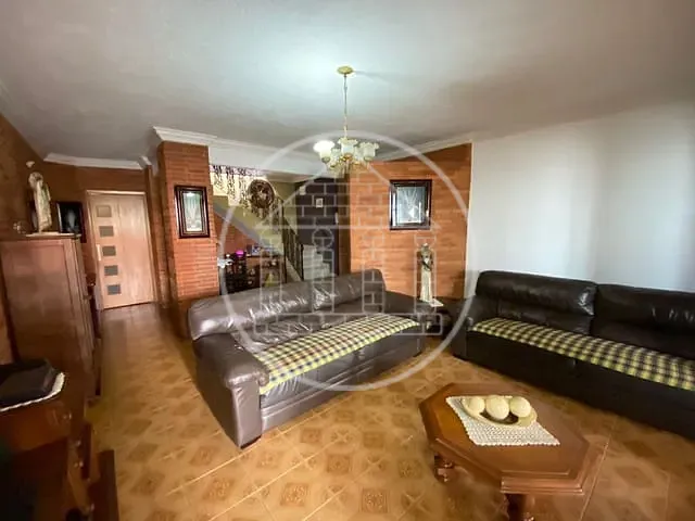 Sobrado com 160m² 4 quartos e 3 banheiros, à venda, no bairro Jardim Colonial em São Paulo