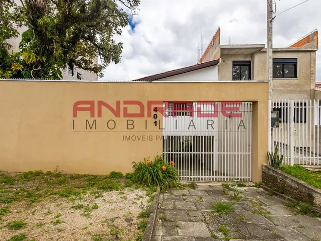Sobrado 3 quartos e 3 banheiros, para alugar, no bairro Santa Cândida em Curitiba