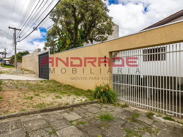 Casa 3 quartos e 3 banheiros, para alugar, no bairro Santa Cândida em Curitiba