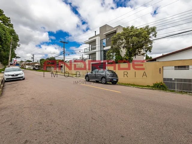 Casa 3 quartos e 3 banheiros, para alugar, no bairro Santa Cândida em Curitiba