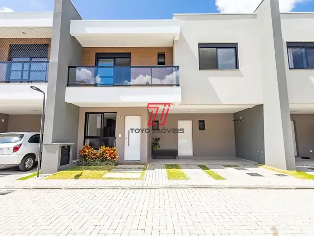 Sobrado à venda, no bairro Santo Inácio em Curitiba