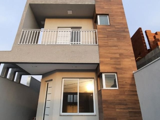 Sobrado com 150m² 3 quartos e 3 banheiros, à venda, no bairro Chácara Roselândia em Cotia